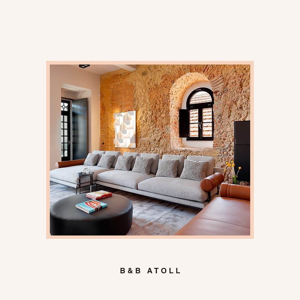 B&B Italiaさんのインスタグラム写真 - (B&B ItaliaInstagram)「A warmth you can experience first-hand: take a walk into this residential project in Cais do Sodré, one of the oldest neighborhoods in Lisboa. B&B Italia embellished both the interiors and the outdoors with their furniture: here displayed  the B&B Atoll seating system and the Harry Large ottoman both by Antonio Citterio. . #antoniocitterio #bebitalia #interiordesign #furnituredesign #homedecor #apartmentherapy」6月4日 18時05分 - bebitalia