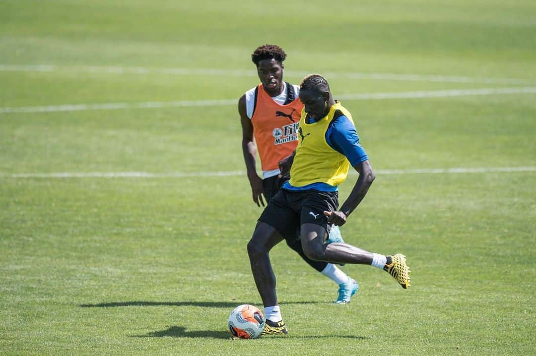 ママドゥ・サコーさんのインスタグラム写真 - (ママドゥ・サコーInstagram)「⚽️💥 #TeamSakho #cpfcfamily」6月4日 18時08分 - mamadousakho