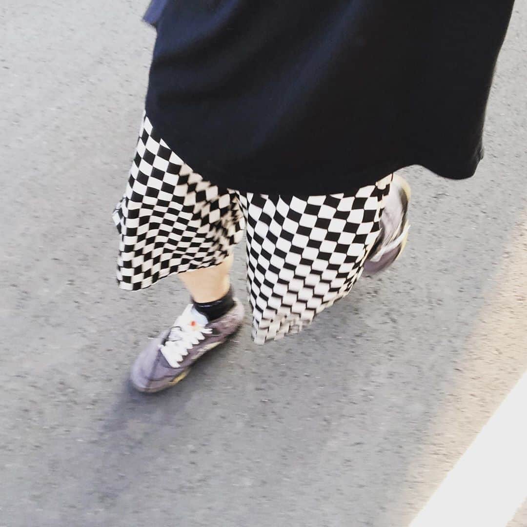 加藤 聖也のインスタグラム：「. 半袖半ズボン☀️ 6月ってこんなに気温高いっけ👀？ #fashion #cordinate #ootd #NIKE #OffWhite #virgilabloh  #GIVENCHY #UNIQLO #supreme #今日の服 #すっかり夏じゃん」
