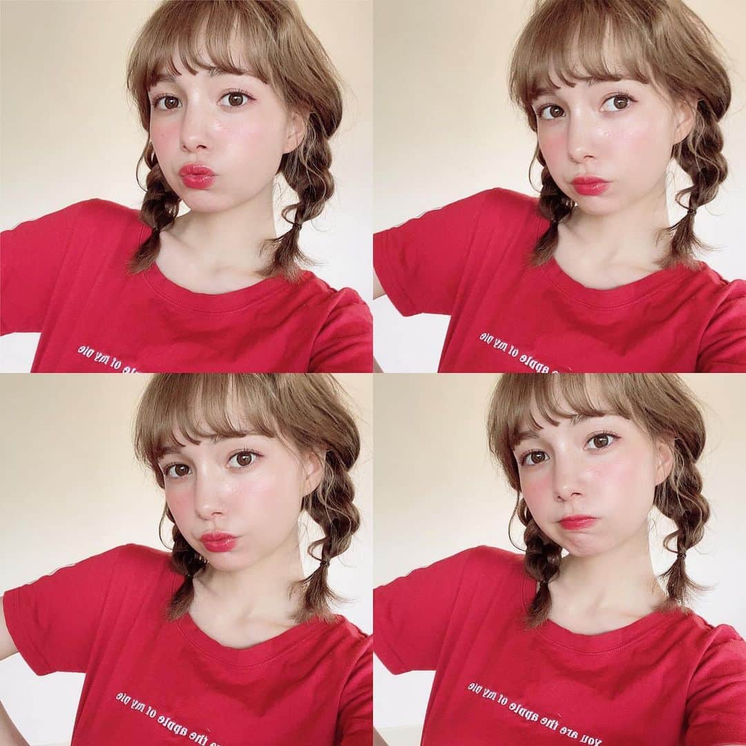 柴田あやなのインスタグラム：「今日のオフショット🍎超かわいいトリートのこのＴシャツ、、、デニムとかピンクのボトムス合わせたい〜！！！ これからスプラやりますひたすら #サーモンランどはまりしてる人」