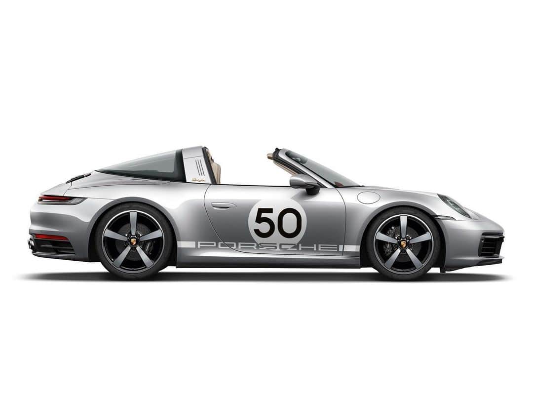 Porsche Japanさんのインスタグラム写真 - (Porsche JapanInstagram)「The new 911 Targa 4S Heritage Design Edition﻿ ﻿ エクステリアカラーはスペシャルカラーのクレヨンを含む5色からお選びいただけます。﻿ また、左右ドアに装備されるパーソナルスタートナンバーを0〜99から選ぶことも可能です。﻿ あなた好みのデザインをつくってみてください。﻿ ﻿ ポルシェカーコンフィギュレーターはポルシェジャパン公式サイトよりお試しください。﻿ ﻿ #ポルシェ #Porsche #タルガ #Targa #タルガ4S #Targa4S #IconsofCool #HeritageDesignEdition」6月4日 19時09分 - porsche_japan