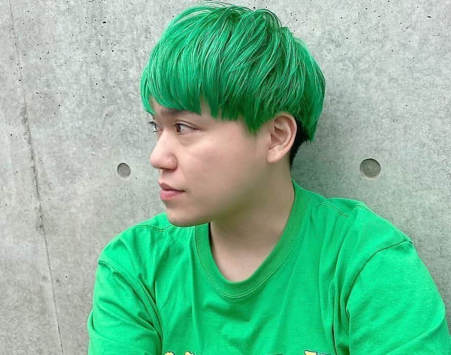相馬トランジスタのインスタグラム：「自粛明けに髪切ってもらいました。爽やかになったのでみんなもっと近づいて大丈夫です。相馬です。」