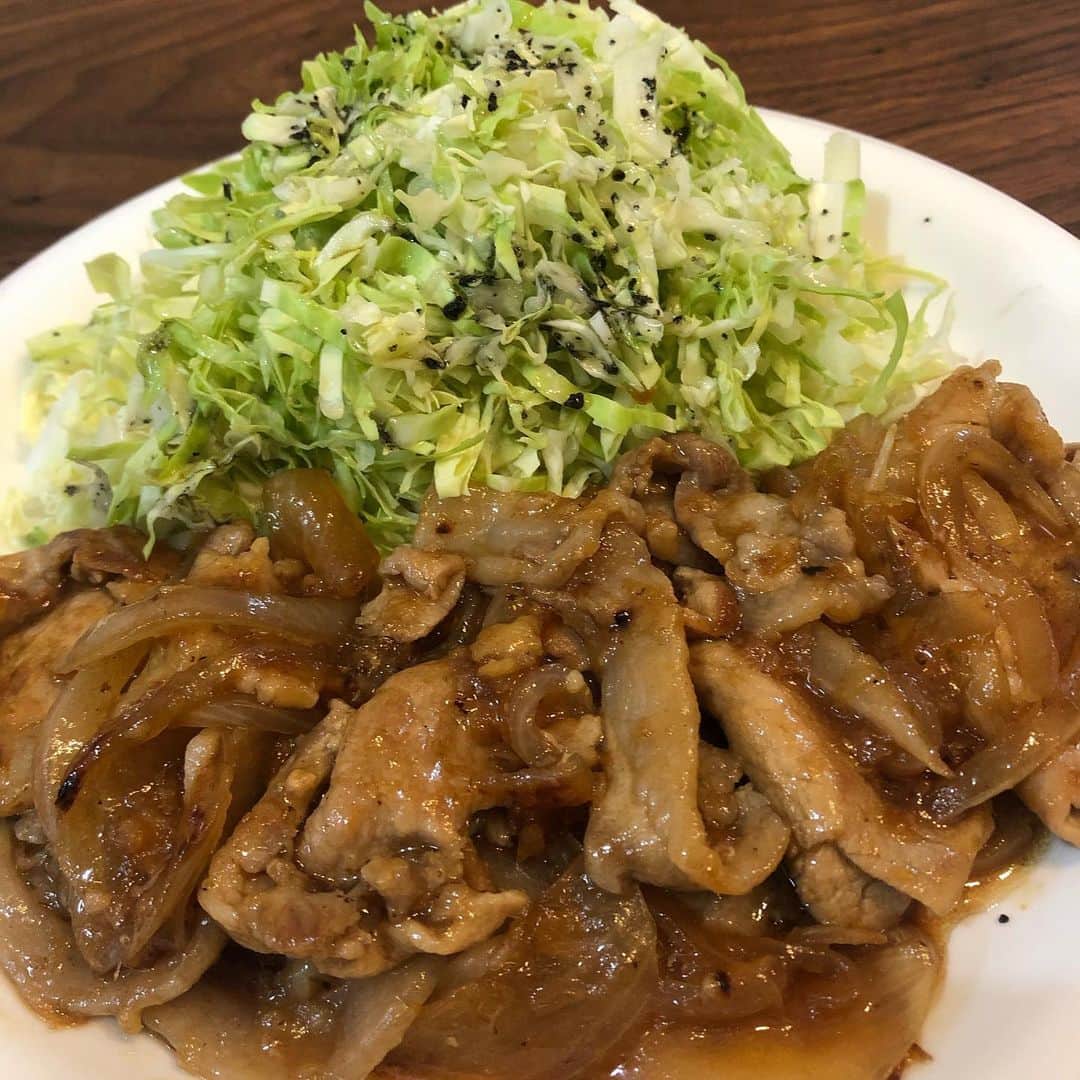 南海キャンディーズ【公式】のインスタグラム：「生姜焼き」