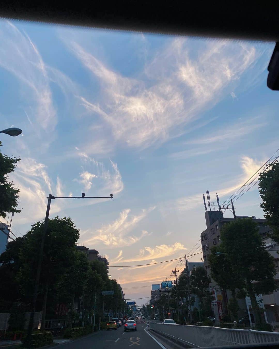 北澤 宏美さんのインスタグラム写真 - (北澤 宏美Instagram)「#雲 がなんか筆の跡みたいだった🌬」6月4日 20時56分 - romihy58