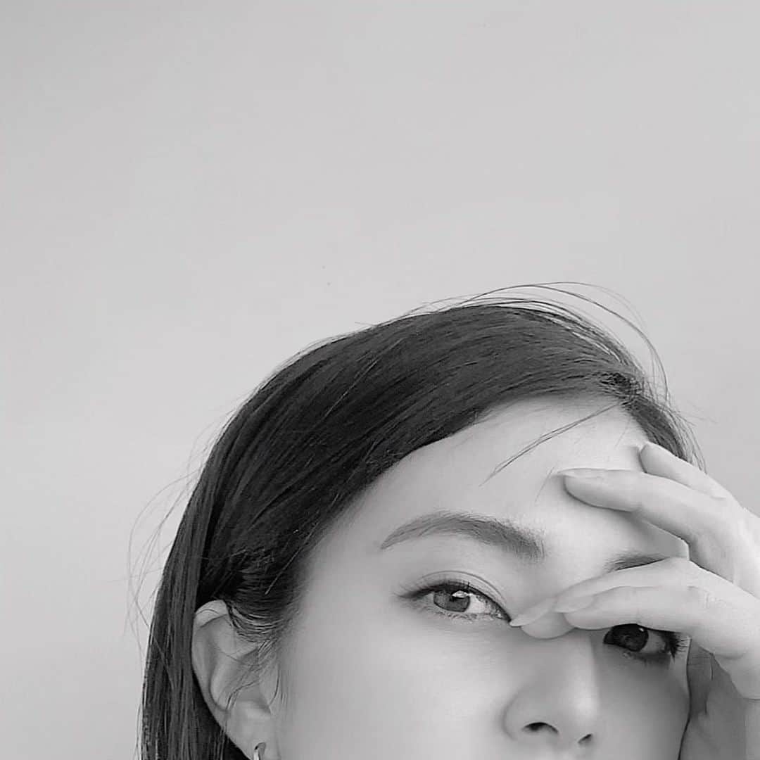 のインスタグラム：「🦖🖤」
