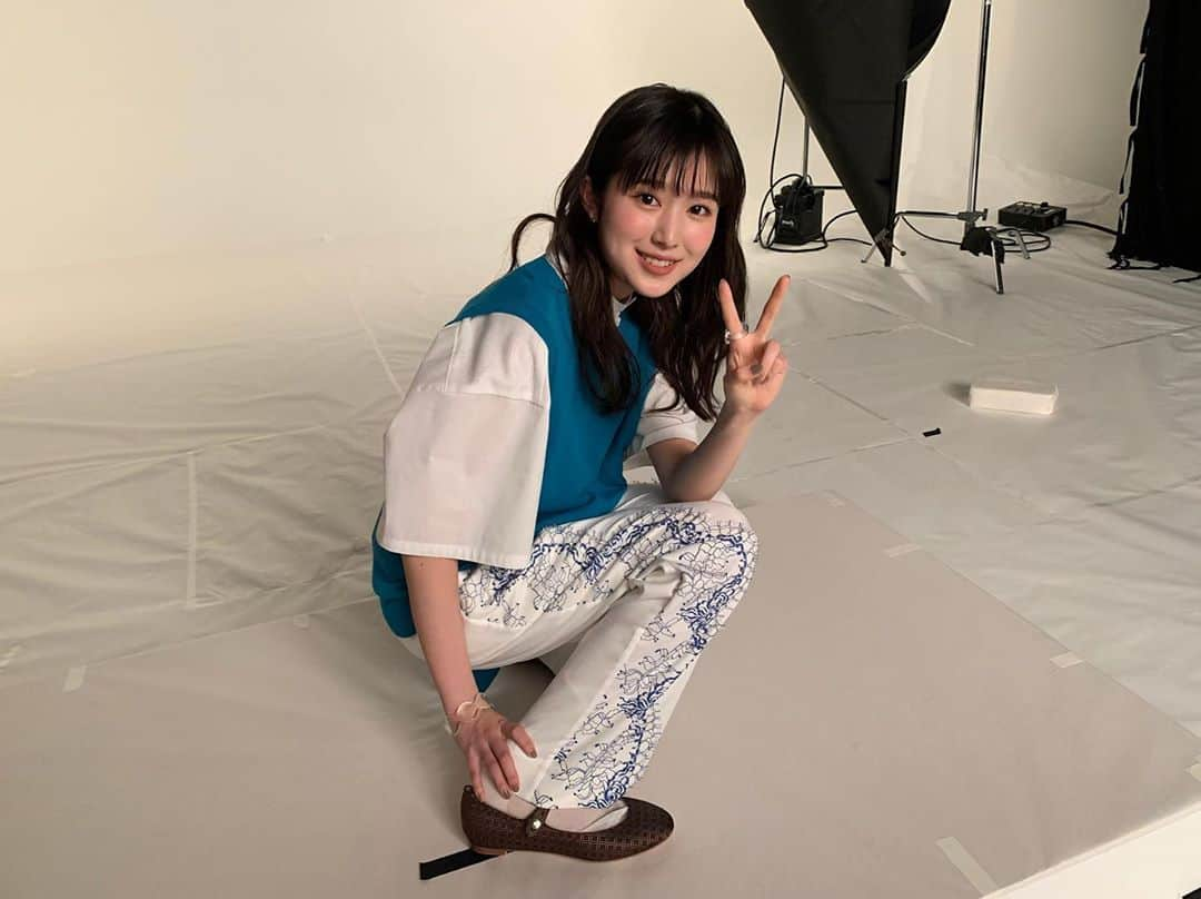 福本莉子さんのインスタグラム写真 - (福本莉子Instagram)「月刊茶の間6月号のオフショットです💁🏻‍♀️」6月4日 21時10分 - riko_fukumoto_