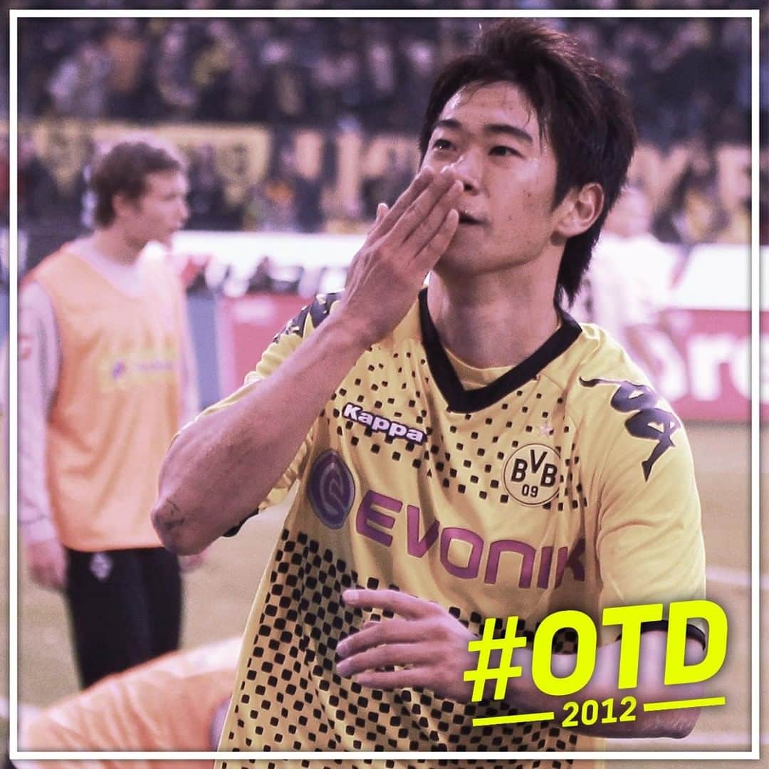 のインスタグラム：「🧐6月5日は何の日？🧐⠀ #ドルトムント 所属の #香川真司 がマンU移籍で合意🔴⠀ ⠀ 12-13シーズン、 #マンチェスターユナイテッド は2年ぶりのリーグ優勝を達成し、香川は欧州移籍後3シーズン連続でリーグタイトルを獲得しました👏✨⠀ ⠀ #OnThisDay in 2⃣0⃣1⃣2⃣」