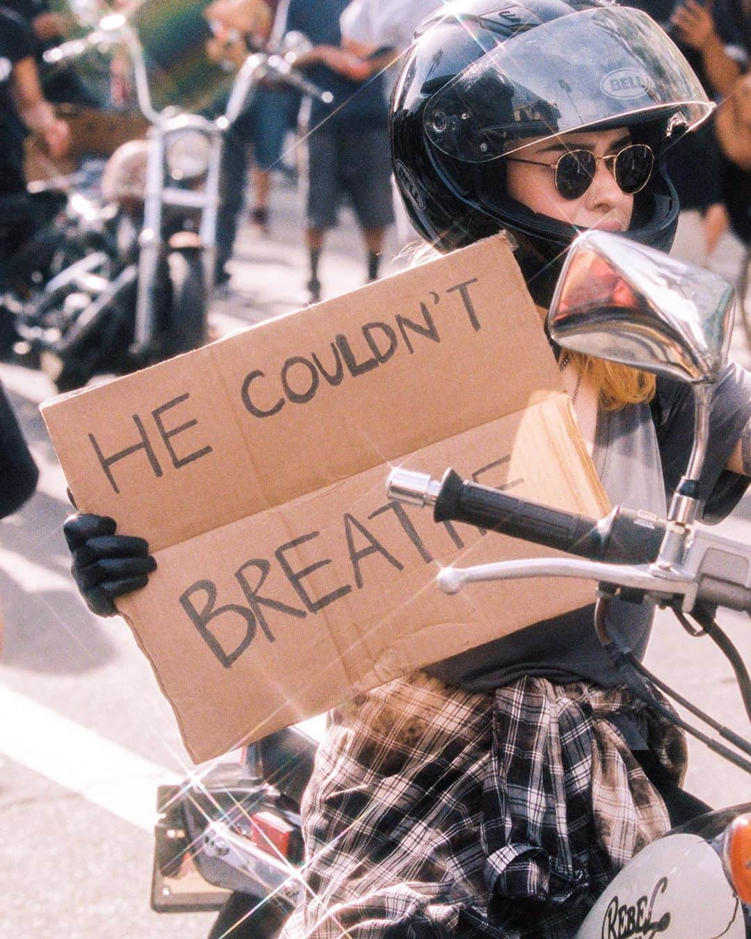 Bryant Eslavaさんのインスタグラム写真 - (Bryant EslavaInstagram)「/ here are some photos i took at the protest in hollywood ❤️ - i added a link in my bio on how you can support #blacklivesmatter」6月5日 7時04分 - bryant