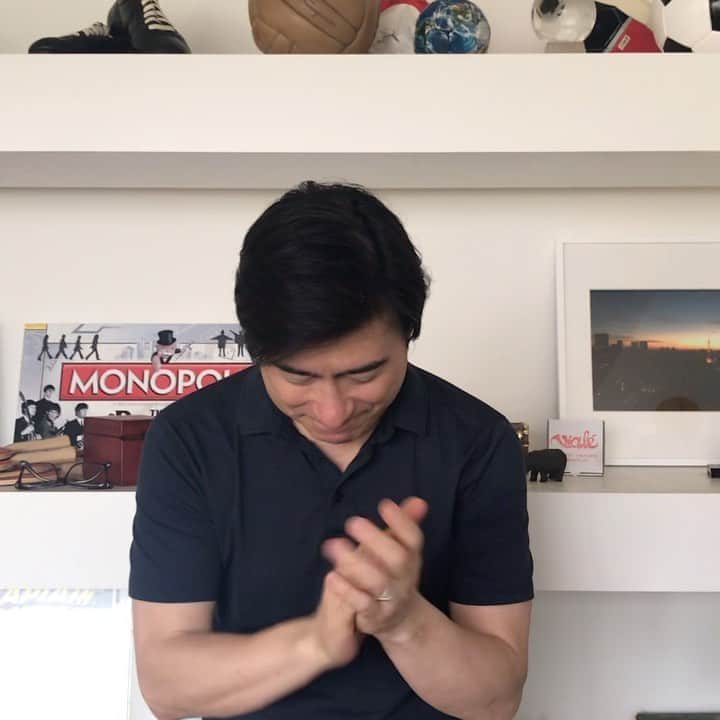 のインスタグラム：「Gooooooood morning! 医療関係者と私たちの生活を支えて下さる皆さんに心から感謝👏🏻👏🏼👏👏🏽👏🏾👏🏿Put your hands together 👏🏿👏🏾👏🏽👏👏🏼👏🏻そして、この試練と対峙する全てのみなさんをリスペクト！@djtaro さんありがとう！6/12金曜 Tokyo United 復帰予定です！We are all #UNITED. Spread Love❣️ & Peace🕊  #ありがとう #感謝 #thankyou #handstogether813 #jwave #81.3 #tokyounited #love #peace #ジョンカビラ #jonkabira」