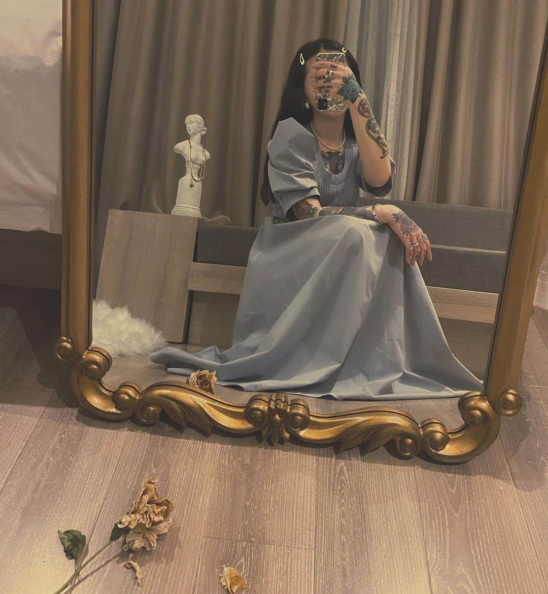 Abby Chenのインスタグラム：「今天這套被稱讚翻天🤍 近期內沒受到這麼多好評嚇到我了🙈至少30個人回我限動 ⁄(⁄ ⁄ ⁄ω⁄ ⁄ ⁄)⁄」