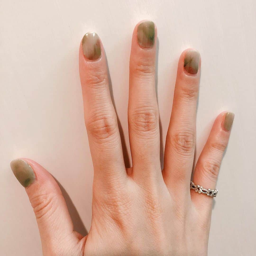 NOHANAのインスタグラム：「短い爪に慣れすぎてもう一生伸ばせない気がする。💅 ・ #incoco #インココ #タイダイ #nail」