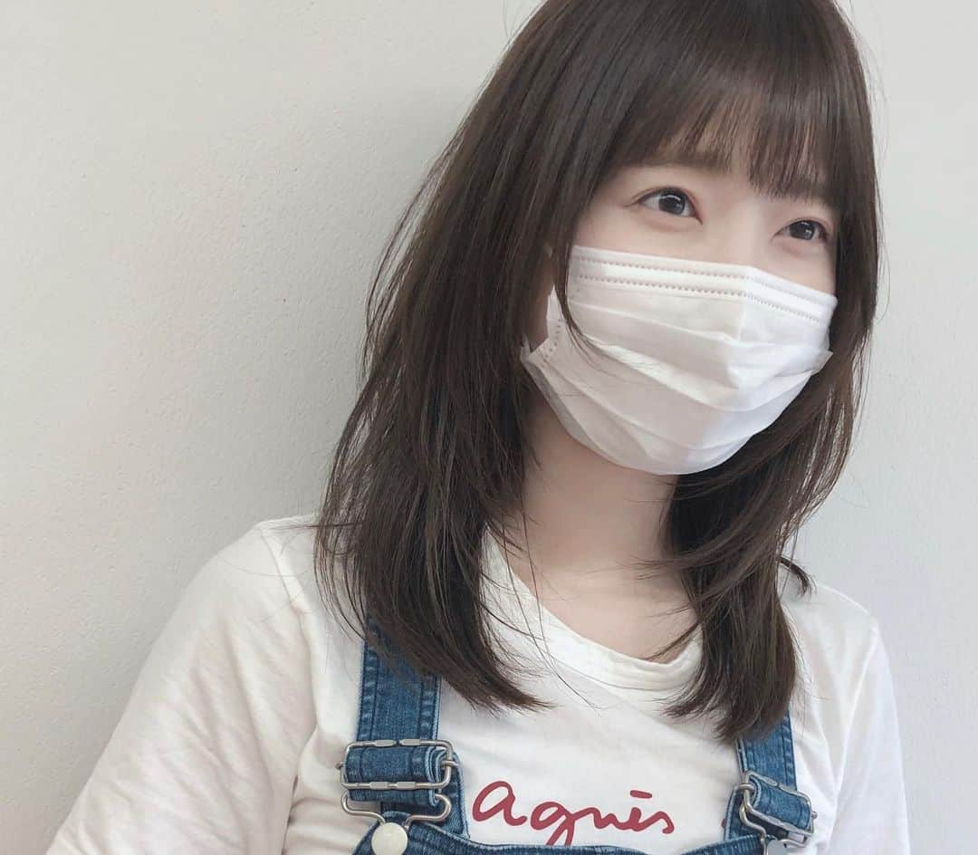 久保ユリカさんのインスタグラム写真 - (久保ユリカInstagram)「番組出演の為、3ヶ月以上ぶりにサロンへ🥺 今日は久保さんじゃなくて、mihoちゃんが担当してくれました！嬉しみ！ sixさんでは、マスクのままカラーもカットもシャンプーもしてくれる‥ 本当にすごい‥ありがたい‥  #久保ユリカ #kuboyurika #久保百合花 #쿠보유리카 #シカコ #shikaco #小鹿 #시카코 #ハッシュカット #ミディアムヘア #hushcut #허쉬컷」6月4日 23時37分 - shi_ka_co