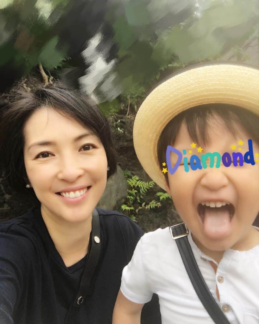 蒲生麻由のインスタグラム：「長男が幼稚園生になりました❣️﻿ コロナ禍で延期となっていた幼稚園入園。﻿ 残念ながら入園式は中止になってしまいましたが、﻿ 待ちに待った幼稚園生活がスタート❣️﻿ ﻿ 少し前まで赤ちゃんだった息子が、﻿ 今日は少し頼もしく見えて...﻿ 胸が熱くなり感極まってしまいました😭﻿ ﻿ 楽しい3年間になりますように🌸﻿ ﻿ #幼稚園入園 #幼稚園生になりました ﻿ #年少さん #男の子ママ #mamalife ﻿ #母ちゃんひたすら電動自転車で駆け抜けた1日💦﻿」