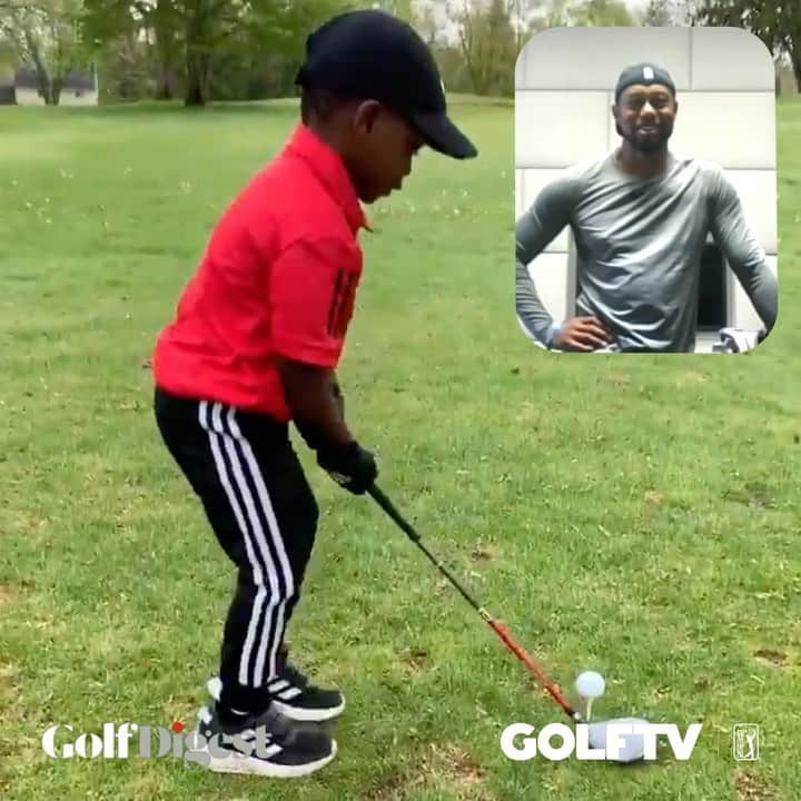 タイガー・ウッズのインスタグラム：「Had some fun helping out these fans on their swings. Head to @golfdigest for the full video.」