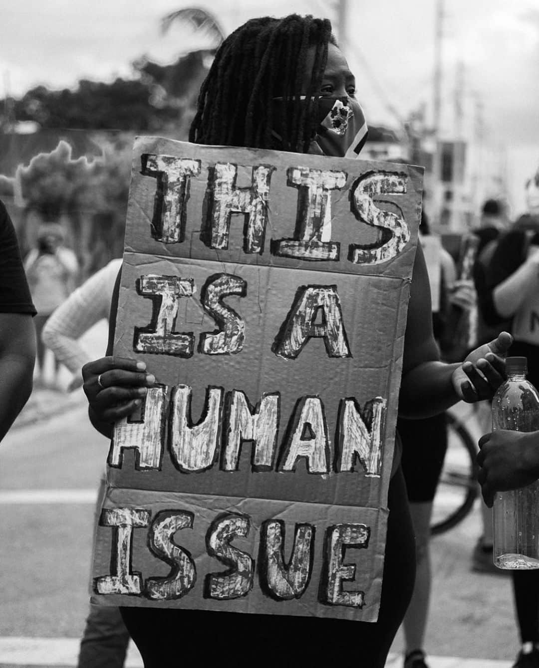 Nicole Mejiaのインスタグラム：「#BLACKLIVESMATTER  To me, this is more than a black and white issue, it’s a human issue. And because of that, I think it’s time for every human to take a stance on the matter. There will be friction, both internally and externally, but that friction and difference of perspective and opinion is what sparks growth. It’s what blazes the way for change.  We've all heard the saying: “You’re only as strong as your weakest link.” Well I think that “we are only as free as our most oppressed” rings true too.  What we’ve seen over the past 10 days is a vast mix on the spectrum of selfless compassion and brutal horror that our species is capable of. To me, this is a call to look within and ask, “what side of this fight do you want to be on?” I’m trying hard to listen. To learn. To understand, even though, as a white woman born in the United States, I know I’ll never fully be able to empathize.  It’s time for us to ask hard questions and think critically about the systems we live in. It’s time for us to shake apathy and recognize our collective power.  Martin Luther King Jr. once said, “What is it that America has failed to hear? … It has failed to hear that large segments of white society are more concerned about tranquility and the status quo than about justice, equality, and humanity.” POC, this is your moment and I’m with you. 🤍🤎🖤 And to those who are struggling with connecting to the BLM movement, educate yourselves!  Google “history of African Americans”, “history of the police in America”, “countries without police violence”, “redlining in black communities”, look at POC vs. white statistics and stories in our prison systems, and listen to people of color when they share their experiences. Put yourself in their shoes. Empathy is a strong and needed human tool right now.  I believe that we can and should break the wheel but I also feel that, to do it properly, we need to understand how the wheel works.  Posting, protesting, and donating is important, but I think equally critical is for us ALL to get educated.  Ignorance is not bliss, my friends. Time to wake TF up.✊🏼 Photo cred: @cynthialorrena.jpg」