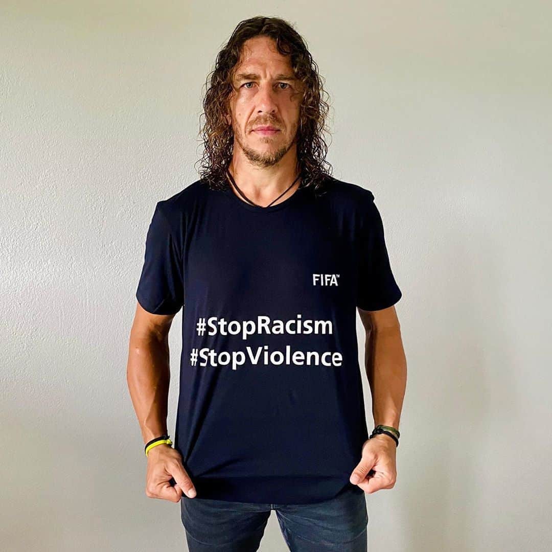 カルレス・プジョルのインスタグラム：「FIFA Legends stand in solidarity with the fight for equality and justice #StopRacism #StopDiscrimination #StopViolence NO al racismo y a cualquier forma de discriminación. @fifaworldcup」