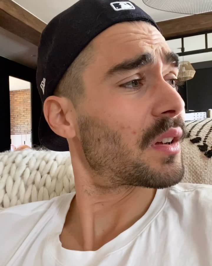 NICOLAS SIMOESのインスタグラム：「First round 👊🏻😹」