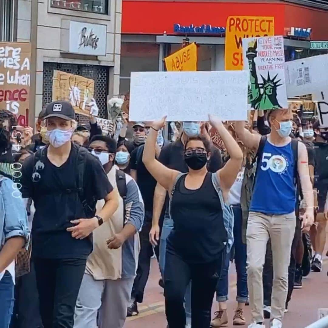 フランコ・ノリエガさんのインスタグラム写真 - (フランコ・ノリエガInstagram)「Treat people how you would like to be treated! ✊🏾#BLM #NYC」6月5日 8時11分 - franconorhal