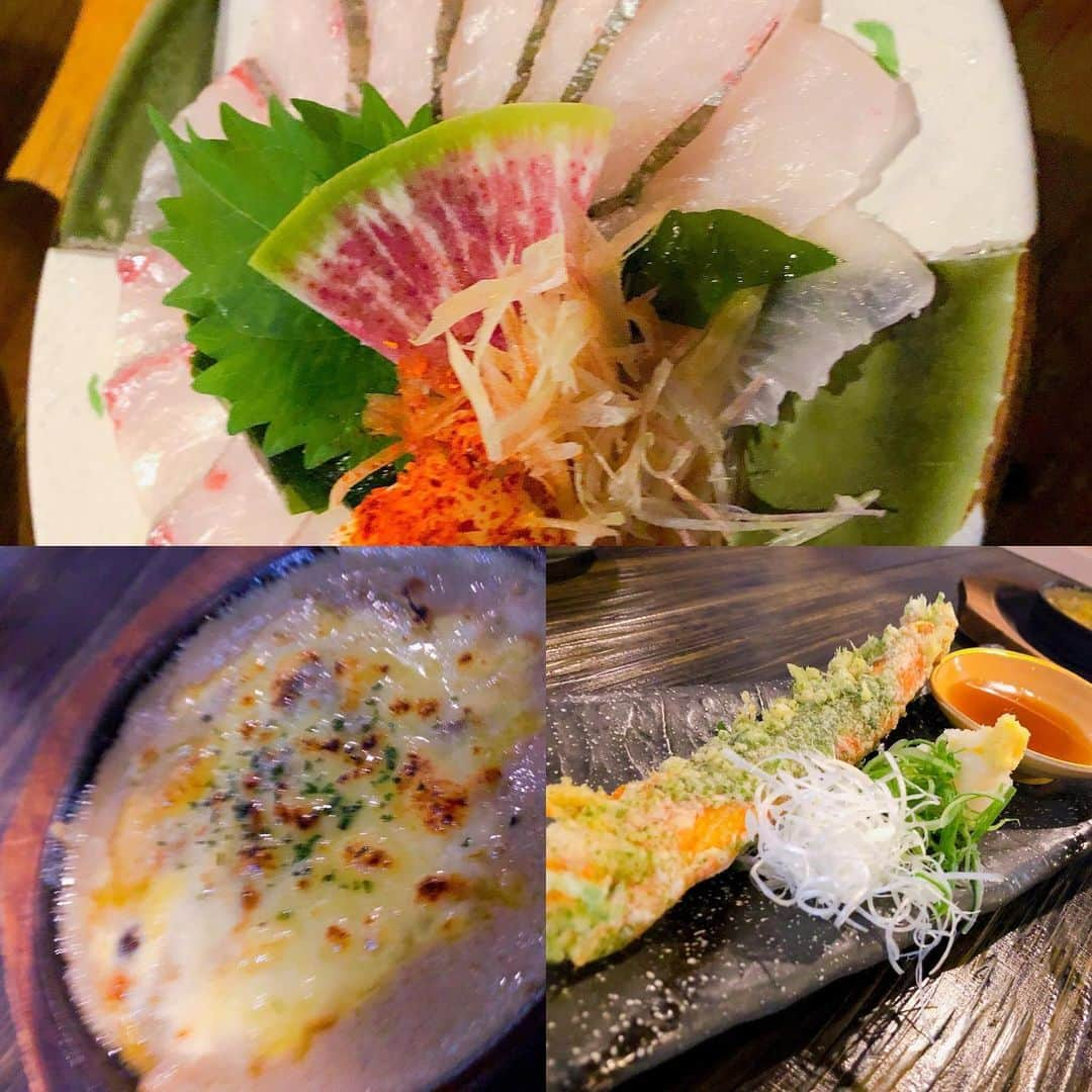 おっきゃがりさんのインスタグラム写真 - (おっきゃがりInstagram)「美味しい料理と楽しい仲間。  やっぱり居酒屋は必要なんだな。 と感じます。  コロナがあったからこそ よけいそう思います。  明日もみんなが楽しめる場所になれるよがんばります。  #大阪#大阪福島#福島グルメ#梅田グルメ#海鮮居酒屋#居酒屋#日本酒#47都道府県#日本酒巡り#飲み屋#JR福島駅#駅近 #とり藤#うぉっしゅ#多呼おどり#福島壱麺#十忠八九#86ストア#香味岡#みらく劇場」6月5日 2時44分 - okkyagari