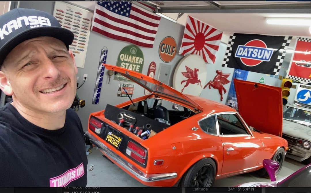 スティーブのインスタグラム：「I can’t believe that the moment I finally have the rear suspension on the 240z done and sitting nice, that now it doesn’t want to start!! ughh... this is old car life for sure and part of what’s frustrating and fun at the same time!! Thankfully my friends from @datsungarage  are always there to help!! New video now live. #datsun #datsun240z #datsun240zfairlady  せっかくサスを直せて気分が良かったのに今度はエンジントラブルだ！旧車と付き合うというのはこういう事なんですね。。。😩 新作動画は公開中　　#ダットサン　#フェアレディz #s30z #diy」