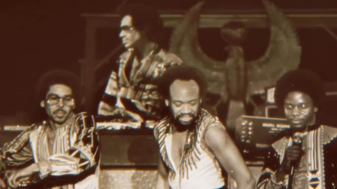 アース・ウィンド・アンド・ファイアーのインスタグラム：「ＧＥＴＡＷＡＹ☄️⠀ #TBT During the "Tour of the World" in 1979, we performed at Wembley Arena many of the essential songs but this was a "fantastically frantic jam" according to Ed Hogan of Allmusic.⠀ ⠀ 🎥On The Road, TV Show and Glem Glenallan」