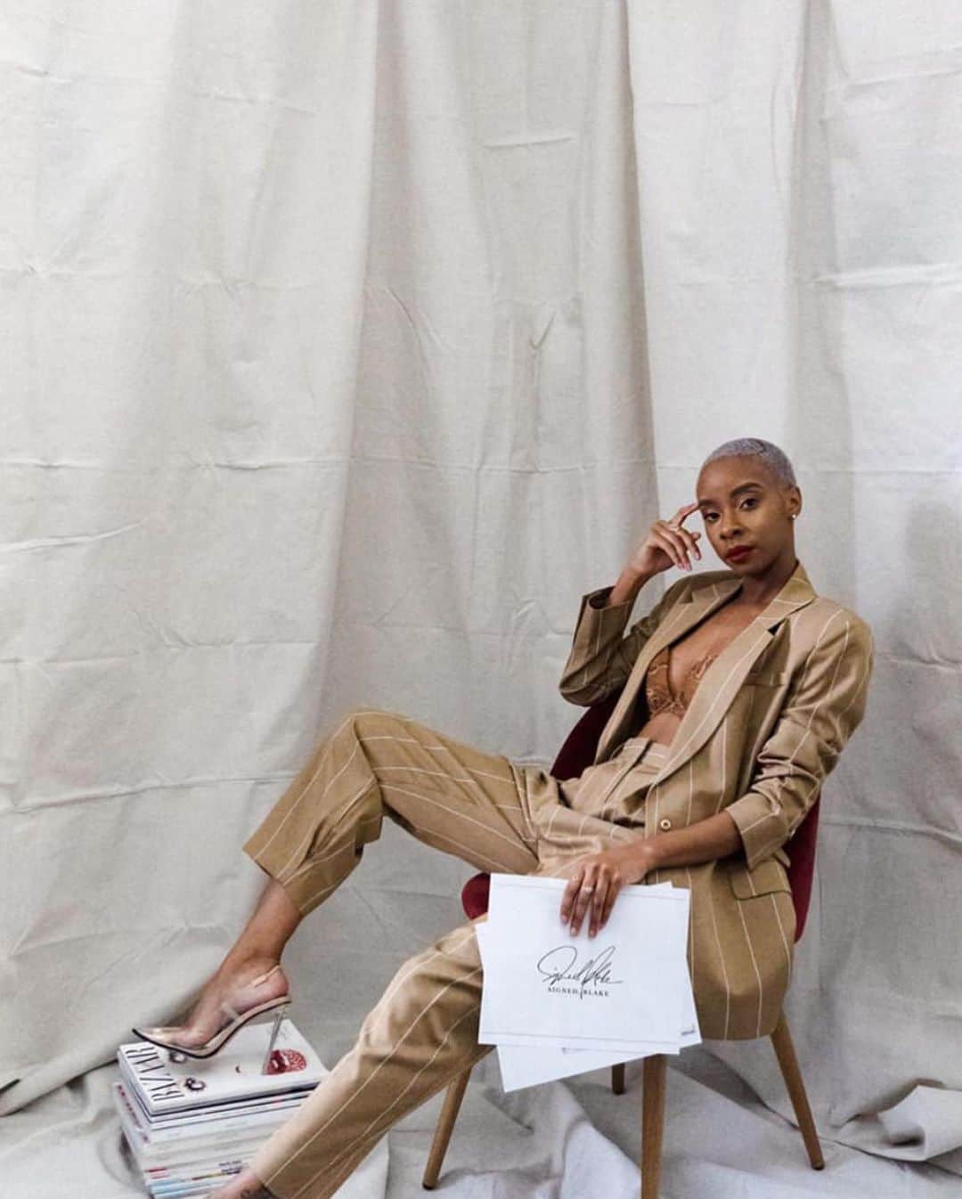クリッセル・リムさんのインスタグラム写真 - (クリッセル・リムInstagram)「Diversity, representation, & inclusion is so important. We all can do better (including myself)! That’s why I’m lending my platform this week to amplify black voices and creators. I also plan on continuing to feature others on a consistent basis beyond this movement. I’ve made some wonderful discoveries (thanks to a lot of you for your recommendation and suggestions). Starting off with some creators in the fashion/lifestyle space I found super inspiring. I just started following them and so should you!  1. @spiritedpursuit  2. @emmanuellek_  3. @lefevrediary  4. @findingpaola  5. @dananozime  6. @basicstouch  7. @nycxclothes  8. @signedblake  9. @sophia_roe  10. @fisayolonge  More on stories!  Will be featuring black owned brands, activists, moms, etc this week. #amplifymelanatedvoices #blacklivesmatter」6月5日 3時55分 - chrisellelim