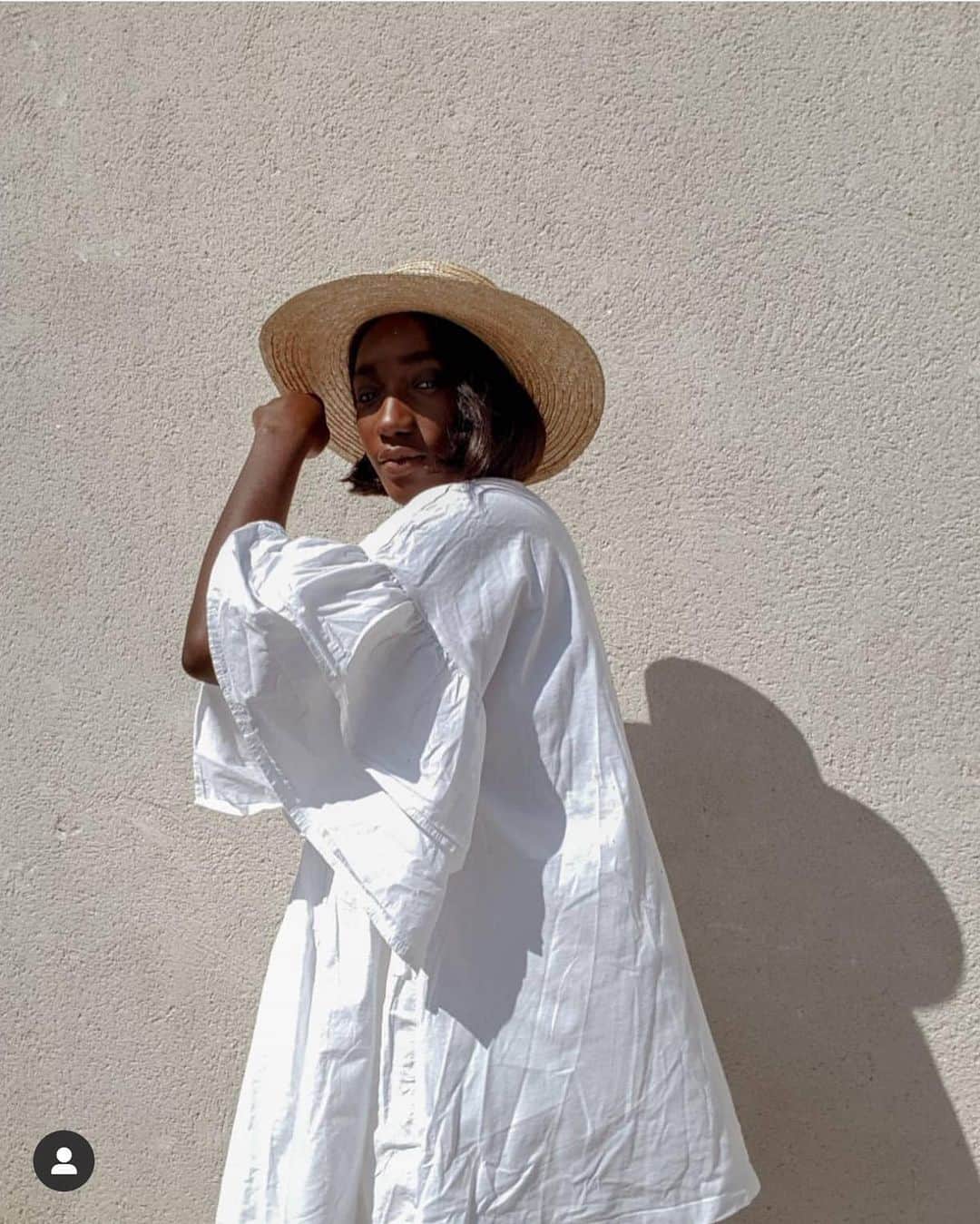 クリッセル・リムさんのインスタグラム写真 - (クリッセル・リムInstagram)「Diversity, representation, & inclusion is so important. We all can do better (including myself)! That’s why I’m lending my platform this week to amplify black voices and creators. I also plan on continuing to feature others on a consistent basis beyond this movement. I’ve made some wonderful discoveries (thanks to a lot of you for your recommendation and suggestions). Starting off with some creators in the fashion/lifestyle space I found super inspiring. I just started following them and so should you!  1. @spiritedpursuit  2. @emmanuellek_  3. @lefevrediary  4. @findingpaola  5. @dananozime  6. @basicstouch  7. @nycxclothes  8. @signedblake  9. @sophia_roe  10. @fisayolonge  More on stories!  Will be featuring black owned brands, activists, moms, etc this week. #amplifymelanatedvoices #blacklivesmatter」6月5日 3時55分 - chrisellelim