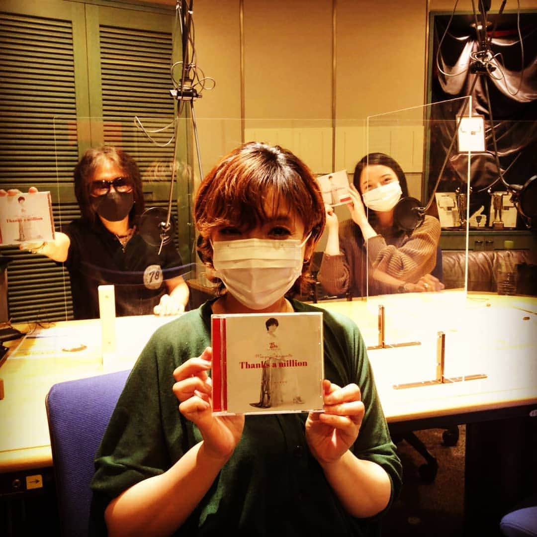 恩田快人のインスタグラム：「TBSラジオ 池田めぐみの Fine ! ! 恩田快人 ETERNAL MUSIC #166  今週も､シンガーソングライターの岡本真夜さんをお迎えして､  岡本さんは今年デビュー25周年！  5/13 ベストアルバム ｢岡本真夜 25th Anniversary BEST ALBUM～Thanks a million～｣発売！  200万枚のヒットシングル｢TOMORROW｣から最新シングル｢旅人よ｣まで16曲をリマスタリング音源の高音質CDに！  初回限定盤には､ツアーやデビューの頃のオフショットの特典映像も収録されたDVD付き！  2016年､ピアニスト｢mayo｣としてデビュー！ インストアルバム2枚､EP1枚をリリース！  曲はベストアルバムから､ ｢そのままの君でいて｣ / 岡本真夜 ｢アララの呪文｣ / 岡本真夜  のお話しです！  パートナーは､ アイスホッケーチーム｢ひがし北海道クレインズ｣の公式応援アンバサダーで､ 応援ソングCD｢イースト北海道クレインズ オフィシャルサポーターズ ソングス｣を4/24リリース！ ｢セブンネットショッピング｣でも発売中の､ 新人シンガー｢RYOKA｣さんです！ サウンドプロデュースと収録曲｢VICTORY｣を提供しています！  よろしくお願いします！」