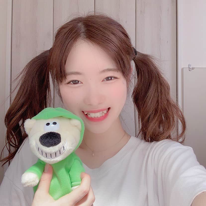 永瀬かこのインスタグラム：「🧸🍐🍏🍀 ・ ・ 1枚目はTwitterにも載せた写真📸 ・ 小さい頃ショートカットだったから こういう髪型してる子羨ましかった笑 ・ 少しボサボサなのは許して下さい☁️  #ツインテール#18歳#アイドルだからしょうがない」