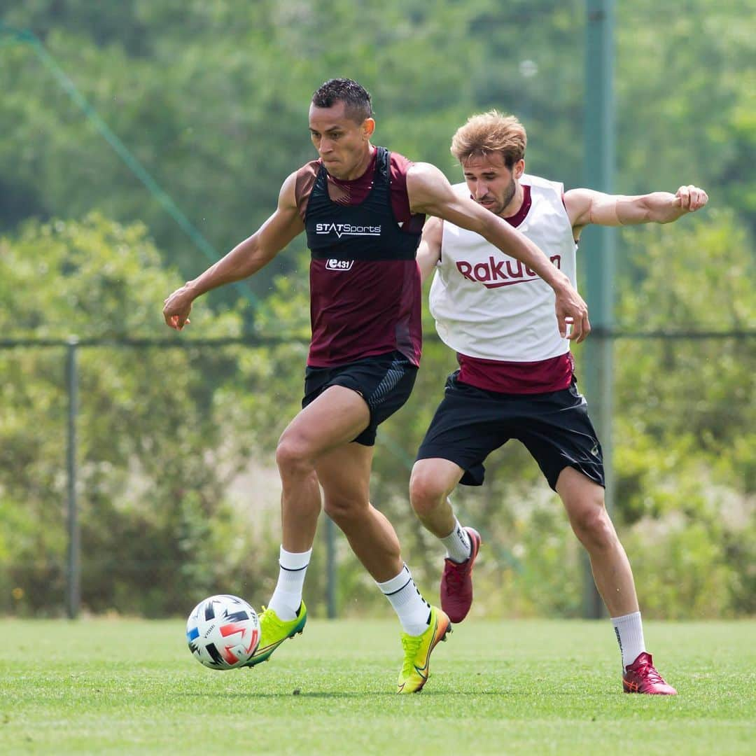 ヴィッセル神戸さんのインスタグラム写真 - (ヴィッセル神戸Instagram)「全てはリーグ再開に向けて！💪🏼 Working hard towards the league restart! 💪🏼 .  #vissel #visselkobe #ヴィッセル #ヴィッセル神戸 #Kobe #神戸 #WeAreKobe #KobeForeverForward #一致団結 #JLeague #Jリーグ」6月5日 16時29分 - visselkobe