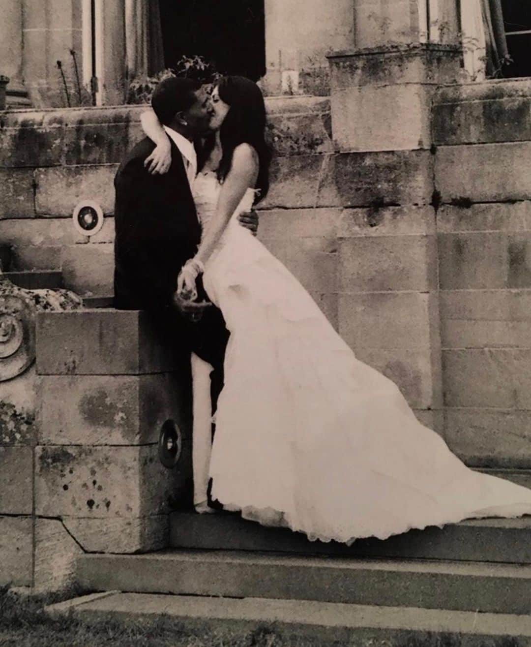 ジェイ・ボスロイドさんのインスタグラム写真 - (ジェイ・ボスロイドInstagram)「Happy 13th Anniversary @stellabothroyd  I’m so blessed to have you as my wife❤️❤️ #wedding#wife#love#forever」6月5日 17時11分 - jaybothroyd