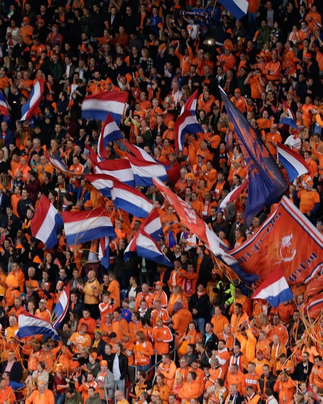 サッカー オランダ代表チームさんのインスタグラム写真 - (サッカー オランダ代表チームInstagram)「Oh Oranjelegioen... 🦁🧡 #wemissenjullie #FANtastic」6月5日 17時15分 - onsoranje
