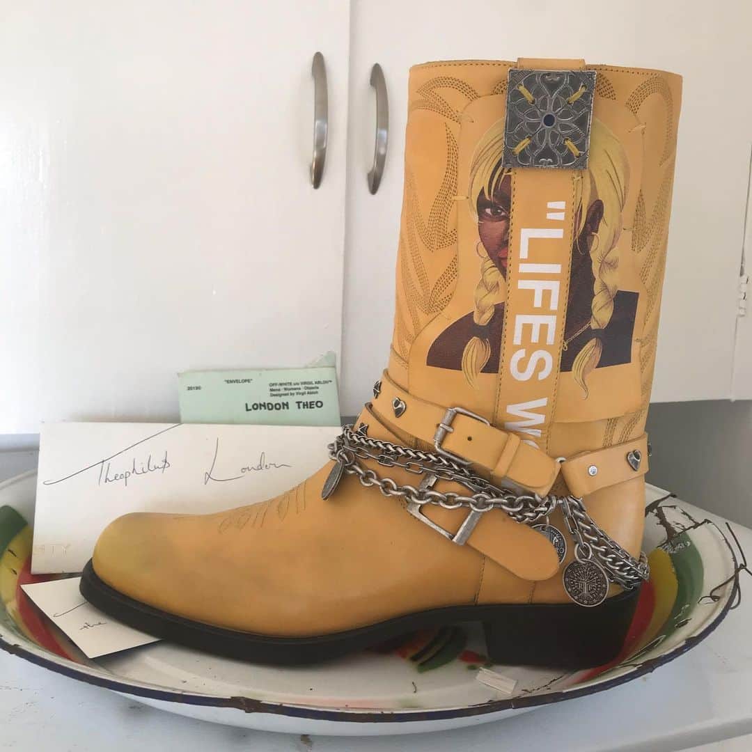 セオフィラス・ロンドンのインスタグラム：「“I’m ok with removing the skin and showing Skeltons” I love to share! I also love to do the work! Can u believe the first mock up for these were possibly the first See-Thru boots ever mocked up and made ? Haha. I love to go all th way extreme on every project (just like my upcoming Bebey follow up) in laymen’s terms this is it self an album .. also my statement at Sports apparel x rappers designing  their own sneaker that fits them and their likeness ... well this is me 😤」