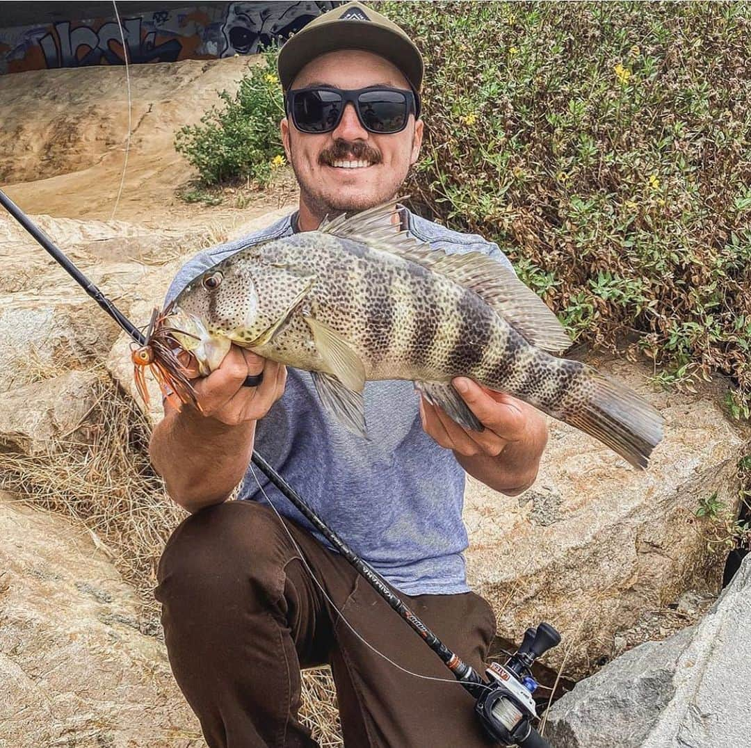 Electric_Fishingさんのインスタグラム写真 - (Electric_FishingInstagram)「@gunner_campbell with a solid spotted bay bass⚡️ ⁣ ⁣ #ElectricSunglasses⁣ #PolarizedSunglasses⁣ #StyleThatPerforms⁣ #ElectricFishing」6月5日 9時12分 - electric_fishing