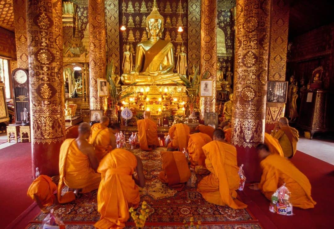 Michael Yamashitaさんのインスタグラム写真 - (Michael YamashitaInstagram)「Power of prayer: In times of crisis every religion finds the need for prayers. Here are a few photographs from Taiwan to Tibet - Buddhist, Christian, Confucian and Muslim, we pray for hope and healing in this time of multiple tragedies. “God shapes the world by prayer. The more praying there is in the world the better the world will be, the mightier the forces against evil." - Mother Teresa #powerofprayer #prayers」6月5日 9時42分 - yamashitaphoto