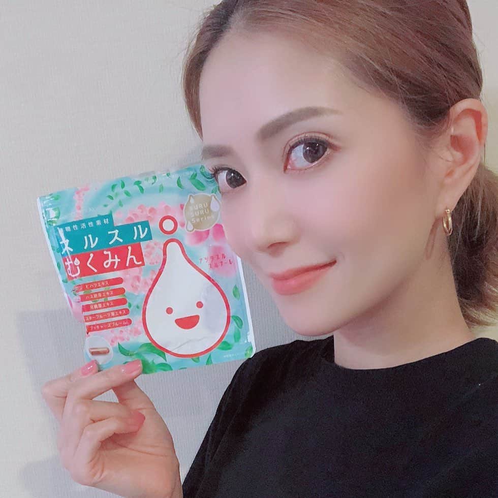 スルスルさんのインスタグラム写真 - (スルスルInstagram)「. @surusuru_jl . むくみをスッキリ流して、セルライトも除去してくれると話題の「スルスルむくみん」をご存知ですか？🌿 ・ おすすめのポイントは次の3つになります💡 ✔水分バランスを整えてむくみを解消 ✔フラボノイド類を豊富に含みキメ・ハリをサポート ✔加齢による美容の悩みにアプローチして内側からつややかに ・ まだスルスルむくみんを試したことのない方は、 ぜひお試し下さい😊 ・ #スルスルむくみん #美容 #ダイエット」6月5日 10時19分 - bh.collect