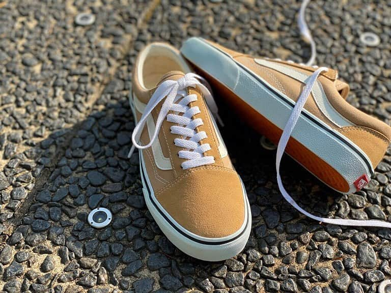 ABCマートさんのインスタグラム写真 - (ABCマートInstagram)「. <6/5(fri)Release>  VANS  V36CF CALM OLD SKOOL GINGER ¥7,000+tax  昨年発売され瞬く間に完売したGINGERカラーが 軽量化、抗菌防臭効果のあるカップインソール搭載で 履き心地もアップデートし再びリリース!! 6/5(fri)10：00よりオンラインストア先行販売スタート 先行販売対象 ABC-NETMART ABC-NETMART ZOZOTOWN  #abcmart#abcgs#vans#vansjapan#ヴァンズ#vansoldskool#ヴァンズオールドスクール#oldskool#オールドスクール#ginger#beige#ベージュコーデ#vanslife」6月5日 10時43分 - abc_mart_japan