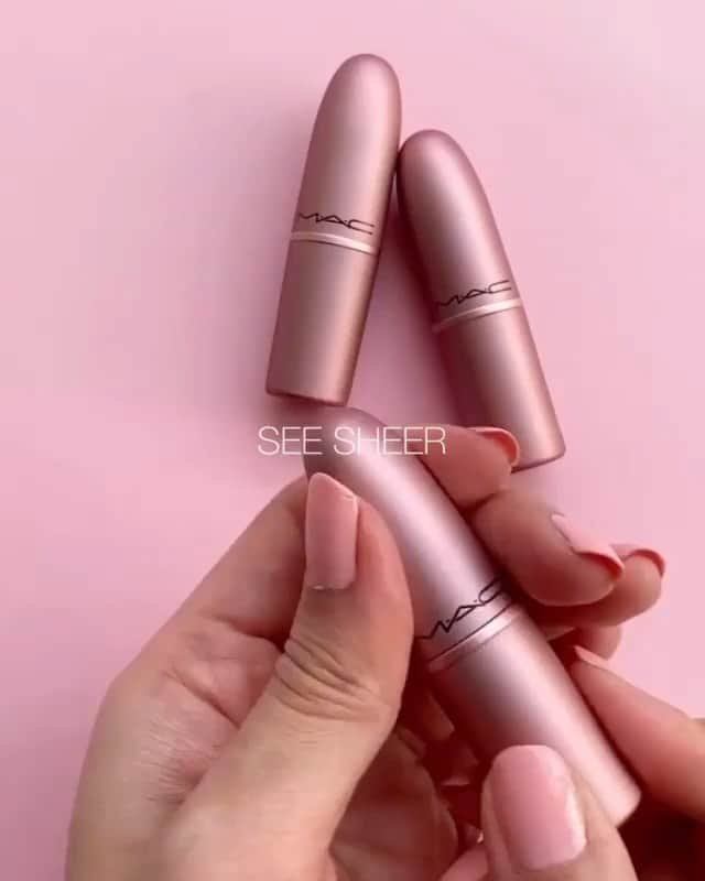 M∙A∙C Cosmetics Japanのインスタグラム：「【本日公式オンラインショップ限定 再入荷】 ㅤ メタリックピンクパッケージのPetal Powerコレクションが限定数量で再発売🌸限定パッケージのM･A･C人気製品と限定色も見逃さないで✨ ㅤ ㅤ スペシャルキャンペーン開催中！ M･A･C公式オンラインショップ限定 お好きなM･A･C製品を8,250円(税込)ご購入の方へ、ミニサイズのリップスティック (1.8g)の人気カラー「チリ」をプレゼント致します！ ㅤ ※お1人様1会計につき1回までとさせて頂きます ※無くなり次第終了 ㅤ ㅤ ✅6月8日(月) 午前11時 M･A･C公式ショップ 楽天市場店にてPetal Powerコレクションの一部製品を再発売いたします。システムの影響により、発売が多少前後する可能性がございます。何卒ご了承ください。 ㅤ ㅤ 【公式オンラインショップ限定特典】 ☑︎初回ご購入のお客様へ10% OFFクーポンをプレゼント（クーポンコードwelcome） ㅤ Regram from @macpro_tokyo  #MACPetalPower#MACペタルパワー#MACCosmeticsJapan#MACCosmetics#MAC#MACコスメ#メイク好き#デパコス#新作コスメ#限定コスメ#春メイク#血色感#血色メイク#抜け感メイク#抜け感#コスメ記録#コスメマニア#艶肌メイク#マックコスメ#限定コスメ#ピンクメイク#口紅#MACリップ#リップメイク#リップ好き#夏メイク#ピンクリップ」