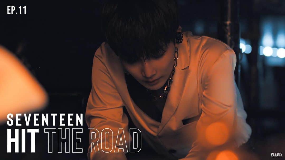 SEVENTEENさんのインスタグラム写真 - (SEVENTEENInstagram)「EP. 11 나에게로 와 | SEVENTEEN : HIT THE ROAD ㅤㅤ ㅤㅤ ㅤ ▶️ https://youtu.be/HINUT3gK3ME ㅤㅤ ㅤㅤ ㅤ 거리 곳곳에 내리는 비에 도시 전체가 촉촉하게 물든 시애틀. 오늘은 북미 마지막 공연 날이다.  ㅤㅤ ㅤㅤ ㅤ 약속이라도 한 듯 멤버들은 입을 모아 정한에게 가장 고맙다고 말한다. 사실 정한은 일본 투어 때부터 두통을 호소하며 공연을 힘겹게 이어왔다. 자카르타에서는 에스쿱스와 함께 공연 중에 무대를 내려오기도 했고, 방콕부터 격렬한 안무를 해야 하는 몇몇의 곡들은 소화하지 못했다. 매번 멤버들과 팬들에게 미안하다고 말하며 본인이 할 수 있는 최대한의 선에서 공연에 참여했던 정한.  ㅤㅤ ㅤㅤ ㅤ 끝까지 멤버들과 팬들과의 약속을 지키며 북미 투어의 마지막을 함께 축하한 정한의 이야기를 들어본다. ㅤㅤ ㅤㅤ ㅤ Soaked in the rain, this is the city of Seattle. Today is the last day of the North American Tour. ㅤㅤ ㅤㅤ ㅤ As if their minds are synced up, the members all thank Jeonghan the most. In truth, Jeonghan has been struggling to perform the show due to his headaches from the beginning of the world tour. Jeonghan once had to come down from the stage with S.COUPS in Jakarta. And starting from Bangkok, he couldn’t join the stages with heavy choreography. Jeonghan always apologized to his members and fans but worked hard to participate the best he could during the concert. ㅤㅤ ㅤㅤ ㅤ Keeping his promise to the members and fans, we hear Jeonghan’s story as he celebrates the end of the North America Tour. ㅤㅤ ㅤㅤ ㅤ #세븐틴 #SEVENTEEN #HIT_THE_ROAD」6月5日 12時00分 - saythename_17