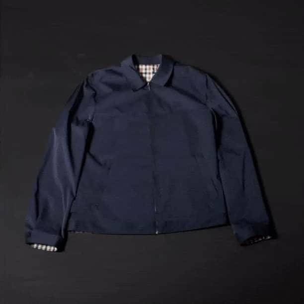 アクアスキュータムのインスタグラム：「This Father's Day, treat him to an expertly crafted luxury jacket from #Aquascutum. The elegant effortless transitional Brackley jacket – crafted simplicity is central to the make-up of our easy wear jackets. Available in three colours. Tap to buy」