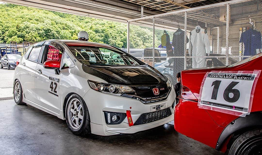 mistbahnさんのインスタグラム写真 - (mistbahnInstagram)「_ Honda Auto Okayama | Run Through Honda GK5 FIT (JAZZ) _ Shot on May-24 2020 "HONDA VTEC ONE MAKE RACE 2020 Rd.2" organized by @zerofighterautocustom at Okayama International Circuit _ owner: HN Unknown photo: @mistbahn _ _ JP) 2020年5月24日 岡山国際サーキット、ゼロファイターさん主催「HONDA VTEC ONE MAKE RACE 2020 Rd.2」。 _ _ #hondavteconemakerace #ホンダvtecワンメイクレース #zerofighterautocustom #okayamainternationalcircuit #岡山国際サーキット #fit #hondafit #ホンダフィット #フィット #jazz #hondajazz #honda #gk5 #gkfit #vtec #hondafitrs #fitrs #l15b #l13b #trackcar #timeattack #timeattackjapan #hondasontrack #rays #te37 #volkracing」6月5日 12時13分 - mistbahn