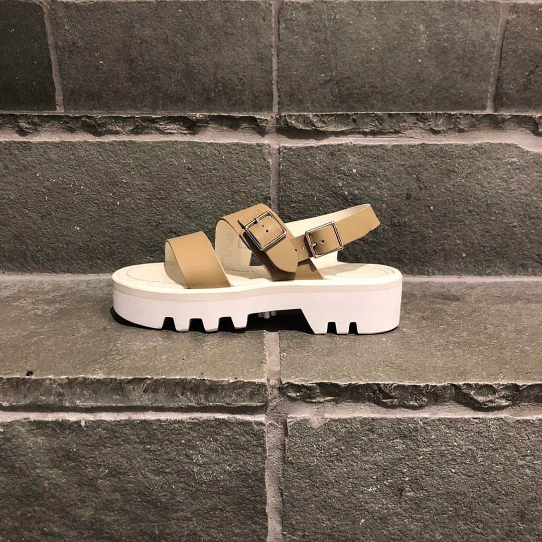 BEAMS JAPANさんのインスタグラム写真 - (BEAMS JAPANInstagram)「＜AURALEE＞×＜FOOT THE COACHER＞ Womens LEATHER BELT SANDALS BY FOOT THE COACHER BEAMS JAPAN 3F @beams_japan #auralee #footthecoacher #beams #beamsboy #beamsjapan #beamsjapan3rd Instagram for New Arrivals Blog for Recommended Items #japan #tokyo #shinjuku #fashion #mensfashion #womensfashion #日本 #東京 #新宿 #ファッション#メンズファッション #ウィメンズファッション #ビームス #ビームスジャパン」6月5日 12時34分 - beams_japan