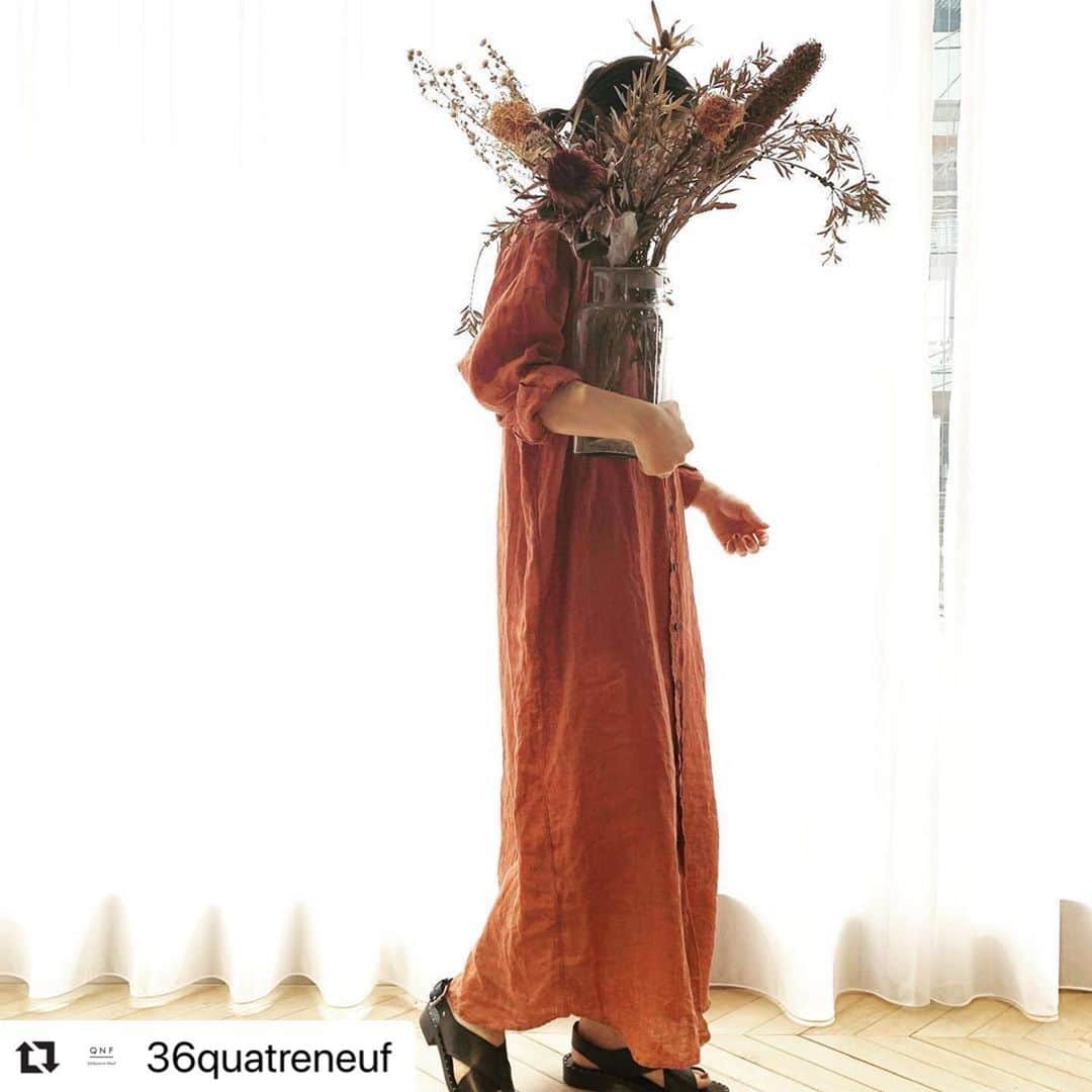 のインスタグラム：「Thank you @36quatreneuf ! #Repost @36quatreneuf with @make_repost ・・・ @id_jp  @36quatreneuf  着るだけで夏を感じさせる1着。 肌にスッと馴染むテラコッタカラー。 大人気“INDIVIDUALIZED SHIRTS”のリネンワンピースは、近日発売予定となっております。」