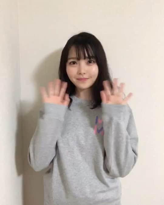麻倉もものインスタグラム：「私は今Sサイズ着てるよ〜🍀 マネージャーさんへ Lサイズもください(o･∇･o)  #Agapanthus #ライブグッズ #もちょ10 #麻倉もも #オンラインもちょ」