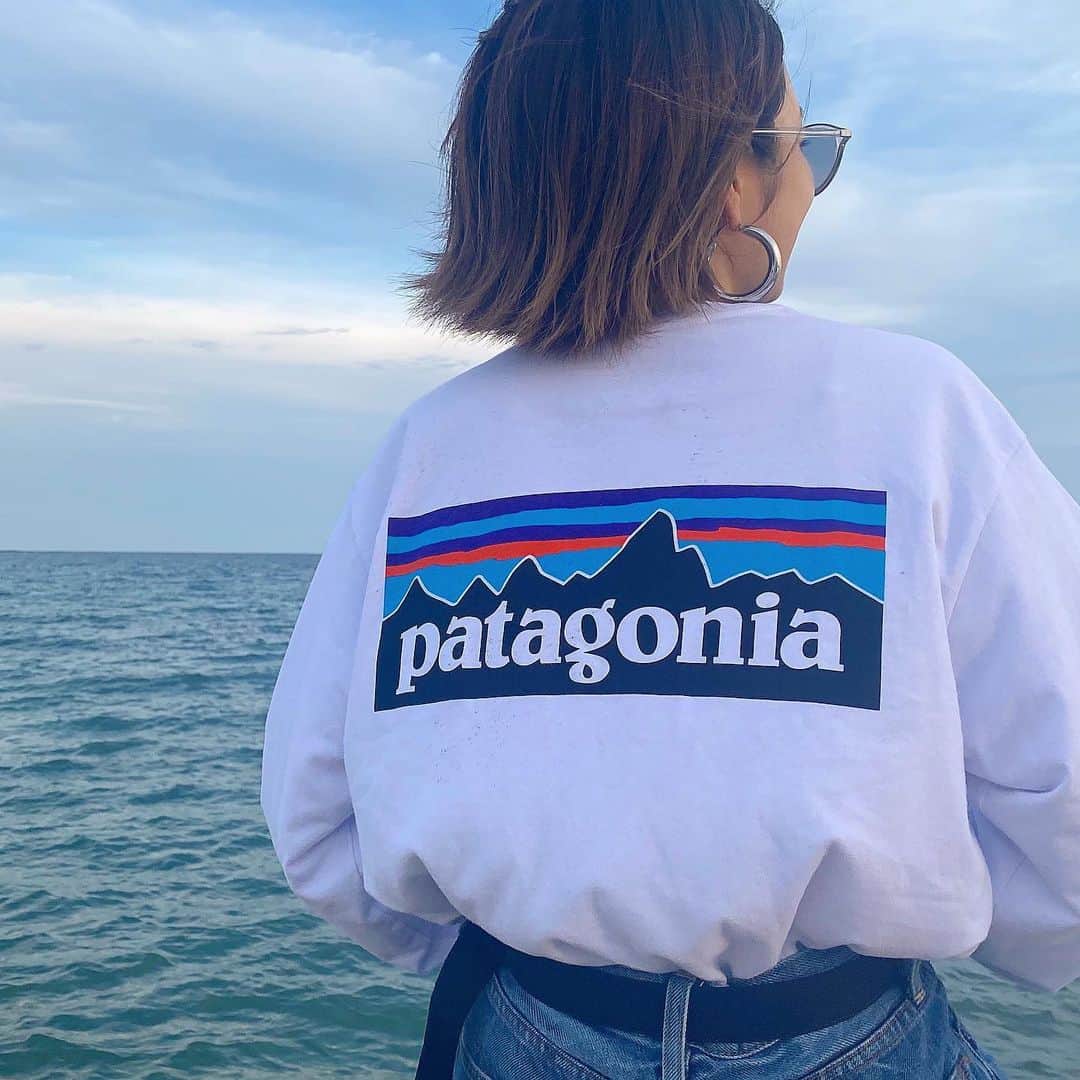 富久美玲のインスタグラム：「_ . 🆕 友達とお揃いのロンT〜＼(^o^)／💓 . @patagoniajp  ▷Mサイズ .  #私服#身長152cm#mireistylecode#ootd#トップス#長袖#ロンt#patagonia」