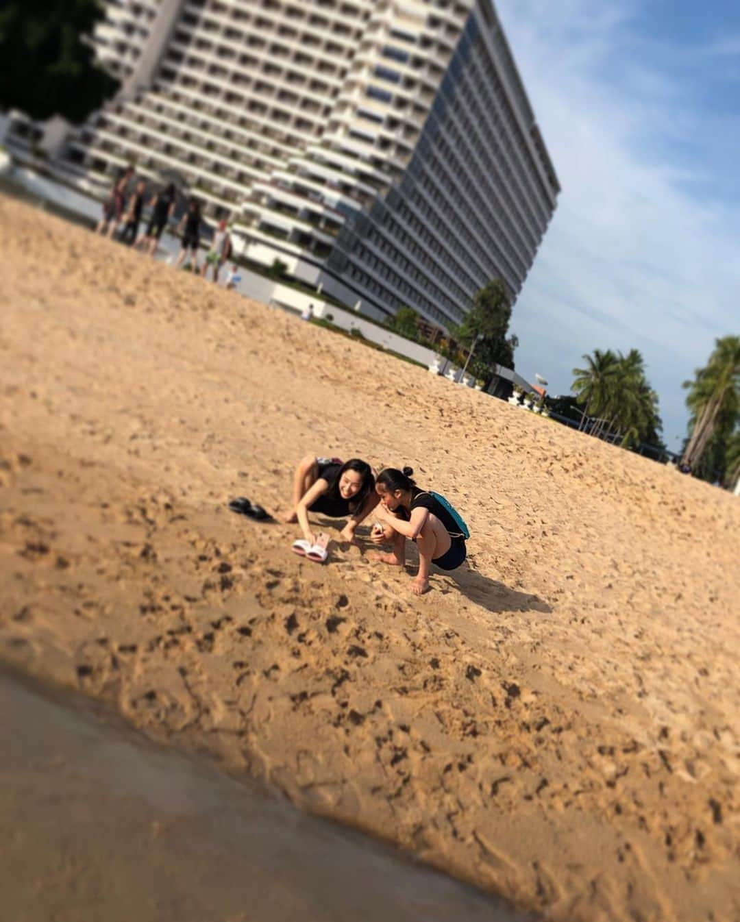 熨斗谷さくらさんのインスタグラム写真 - (熨斗谷さくらInstagram)「😎🏝☀ ️🔙(1year ago) #虹プロ 見てLINEしてたら💌恋しくなった〜 わかるーーーって話しして2人で泣く。笑 #恋つづ見てタックルハグしたの懐かしい #毎週の楽しみ #暑くなってきて思い出す去年の夏#癖しかない ♥️#鈴木歩佳」6月5日 13時01分 - sakura_noshy