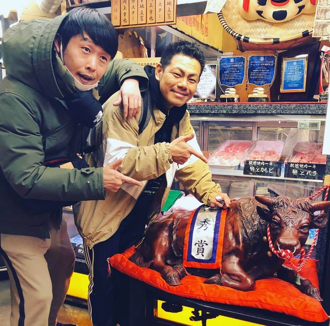 太田芳伸さんのインスタグラム写真 - (太田芳伸Instagram)「今日21時から 千葉にぃこと千葉公平兄さんと 初インスタライブやります🎵 . . 僕はYouTube『西成ハウス』で勝手に 毎日会ってる気分でいますが お兄さんと喋るのは、本当に久々なので 緊張するんでしょうね～ . 緊張する太田・・・かわいいですねぇ～」6月5日 13時55分 - yoshinobuota