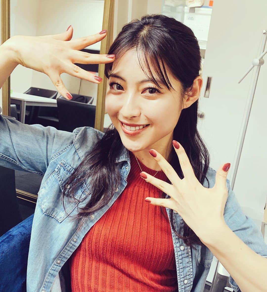 瀧本美織のインスタグラム：「地元である鳥取の番組でリモートインタビュー取材していただきました！ NHK「いろ★ドリ」今日のよる6時10分〜 鳥取の皆さま、観ていただけたら嬉しいです😆✨！ 生まれ育った大切な故郷に改めて大感謝🌏💚 .  I had a remote interview with a local Tottori program!  NHK "Iro★Dori" Today at 6:10~  Everyone in Tottori, I would be happy if you could see it 😆✨! A big thank you again to the important hometown where I was born and raised 💚 .  #nhk  #いろドリ  #tottori  #鳥取  #故郷  #biglove」