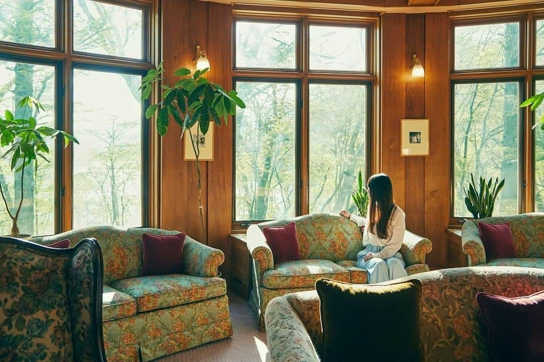 TOBU RAILWAY（東武鉄道）さんのインスタグラム写真 - (TOBU RAILWAY（東武鉄道）Instagram)「. . 🚩Chuzenji Kanaya Hotel - Oku-Nikko . . . [Chuzenji Kanaya Hotel in Oku-Nikko] . Oku-Nikko's summer is very comfortable, with its average temperature in summer being about 22°C (71.6°F). Lake Chuzenji is one of the popular sightseeing spots there.  At this lake, which is the highest elevation lake in Japan, you can enjoy summer activities such as SUP. In addition, the Chuzenji Kanaya Hotel with its modern western-style interior is at the side of Lake Chuzenji. Its hot spring facility will heal the fatigue from your trips.  For more information about the Chuzenji Kanaya Hotel, please check the URL. https://www.kanayahotel.co.jp/eng/ckh/ . . #stayhome #visituslater #staysafe . . . . . #nikko #okunikko #lakechuzenji #chuzenjikanayahotel #tochigi #japantrip #travelgram #tobujapantrip #discovernikko #unknownjapan #jp_gallery #visitjapan #japan_of_insta #art_of_japan #instatravel #japan #instagood #travel_japan #exoloretheworld  #landscape #ig_japan #explorejapan #travelinjapan #beautifuldestinations #toburailway #japan_vacations #nikko_japan」6月5日 15時00分 - tobu_japan_trip