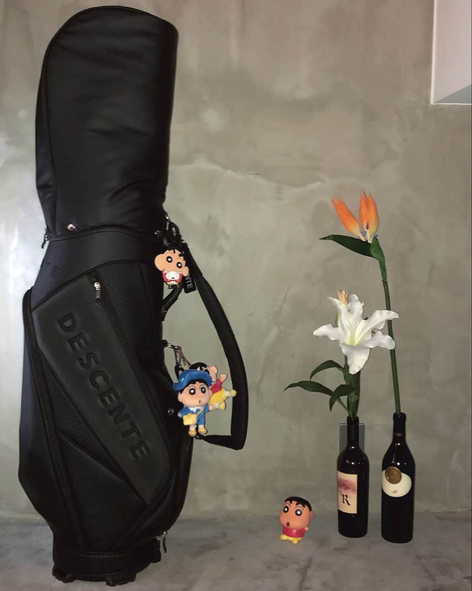 浅野琳のインスタグラム：「... クレしん愛、なめてもらっちゃぁ困るゾ #myroom  #クレヨンしんちゃん #まだまだ沢山あるゾ  #golflife #golf #ワハハ #浅野琳」